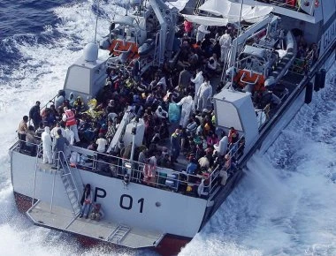 Συστάσεις της Ε.Ε σε Ιταλία και Μάλτα για το πλοίο με τους 600 μετανάστες: «Μιλάμε για ανθρώπους»